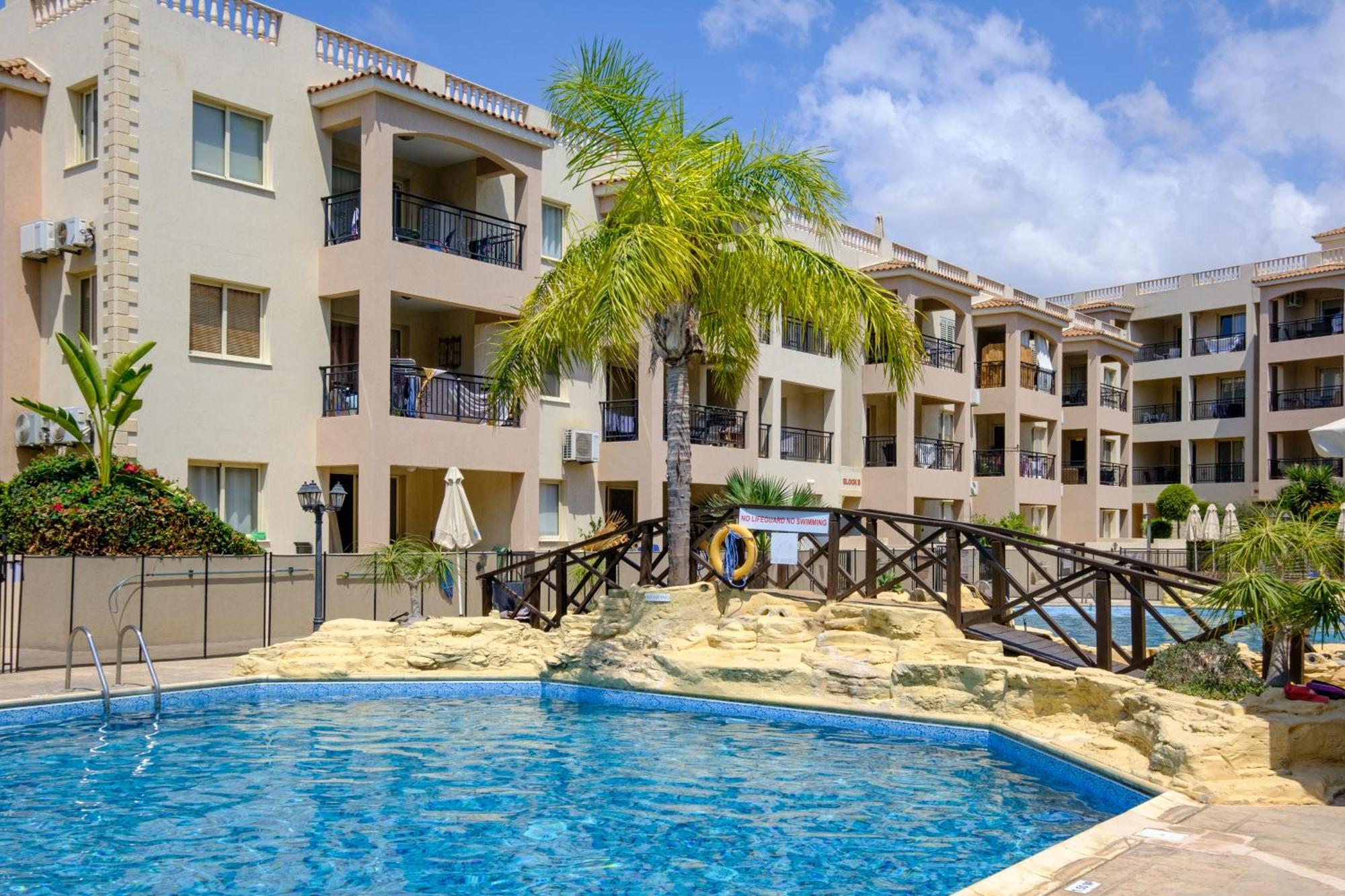 Oliva Poolside By Nomads Appartement
